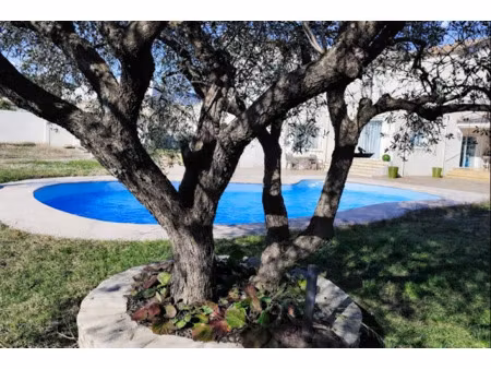 maison familiale avec piscine sur 1 800 m2