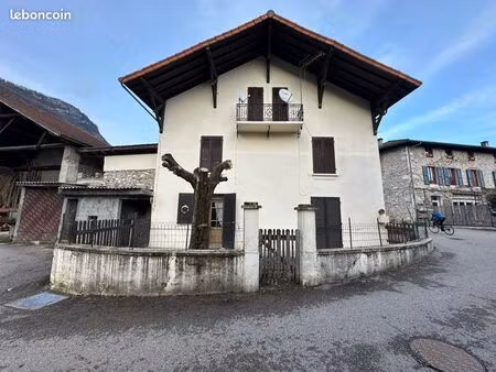 maison ancienne à fort potentiel