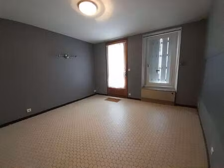 location maison à aigrefeuille-sur-maine (44140) : à louer / 56m² aigrefeuille-sur-maine