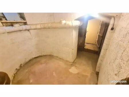 cave à louer paris 7  10m2 archive stockage piéce en plus
