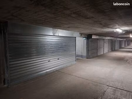 box stockage 24 m2 sécurisé