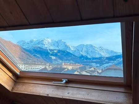 t2 40m2 meublé ou semi-meublé - vue mont-blanc  proche centre ville