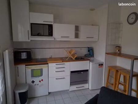 a louer studio meublé 18m2