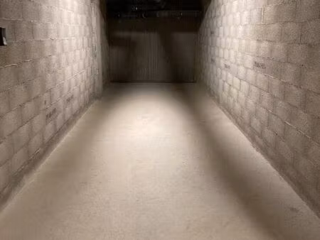 loue double garage fermé