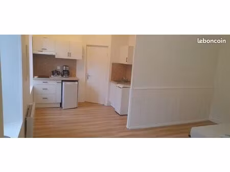 studio rénové au calme