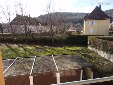 garage clos à louer