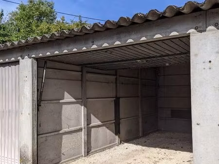 parking/box 15 m² issoudun