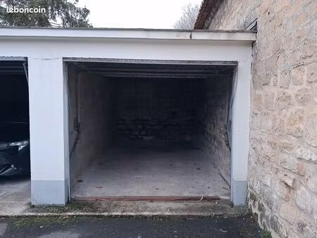 location garage sécurisé