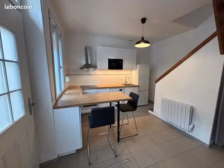 maison de ville 54 m² rénovée – centre l’isle-jourdain – proche lac