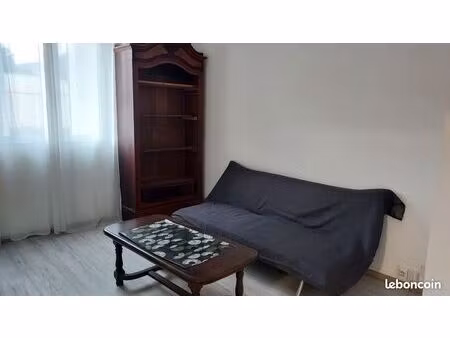 loue f2 42 m2 meublé à l'année rdc rdc jardin de l'empereur