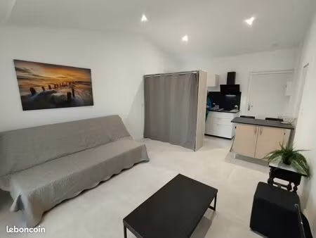 location meublee appartement  t1 neuf  26 m2  560+90e=cc650 toutes charges comprises  pas 