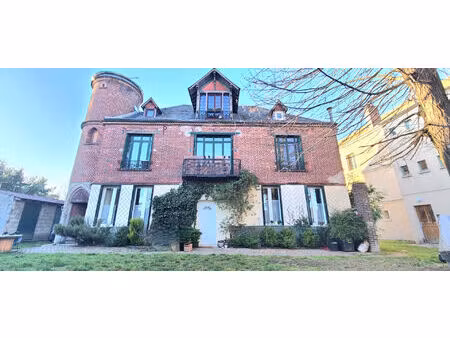 charme de l'ancien en plein centre d'asnières-sur-oise; appartement 3 chambres avec tout l