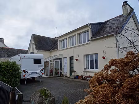 cotes d'armor ? une grande maison de village comprenant 2 appartements indépendants  avec 