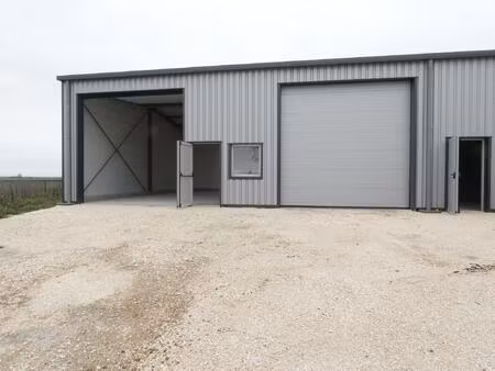 entrepôt à aménager selon besoins