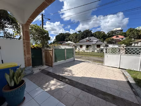 bas de villa - 2 pièces - 40m2