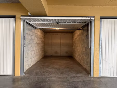 a loué - garage de 14 m² - chaponost