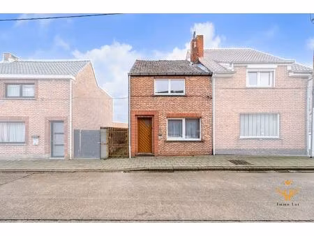 ideale te renoveren starterswoning in hartje berlare