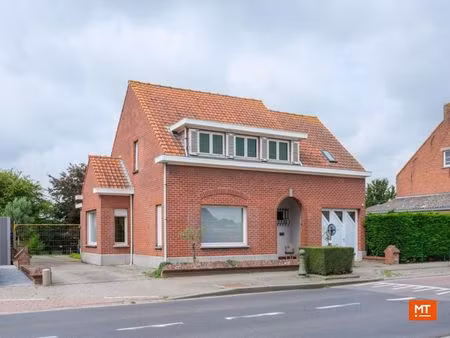 alleenstaande woning met 3 slaapkamers (4 mogelijk)  garage en tuin (zw) te koop in langem