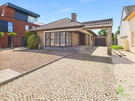 gelijkvloerse woning op 12a 9ca in het centrum!