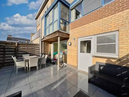 instapklare gezinswoning met 4 slpks + zonnige tuin!