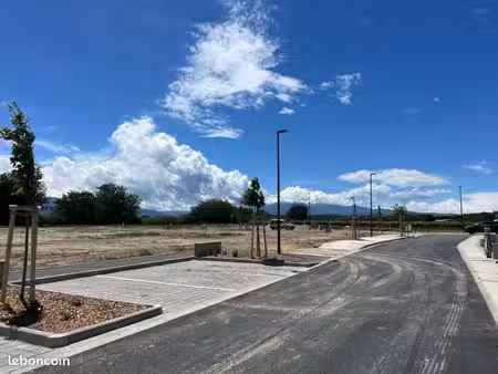 terrain 473 m² brouilla