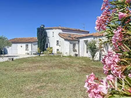 maison de luxe à vendre à saint-sulpice-de-royan : 782 000 € | 203m²