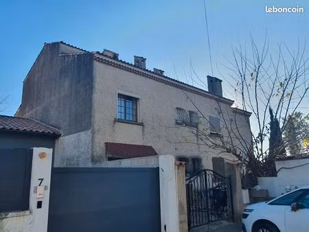 villa 2 niveaux avec grand terrain