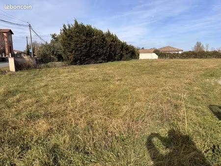 terrain 1 235 m² carbonne