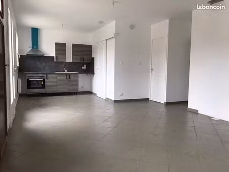 t3 meublé situé dans le centre de pavie