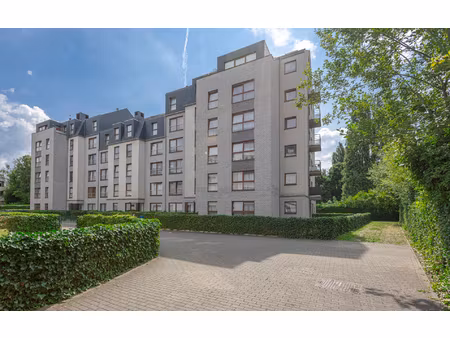 appartement te koop in sint-jans-molenbeek met 2 slaapkamers