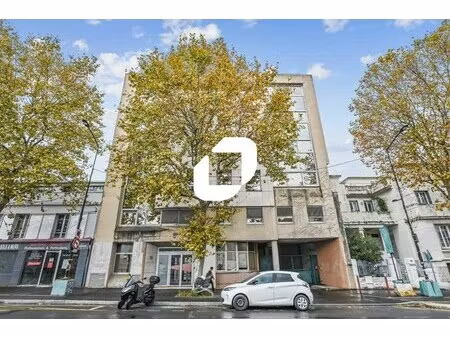 a louer  bureaux au pied du rer b