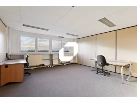 bureaux avec espace de stockage