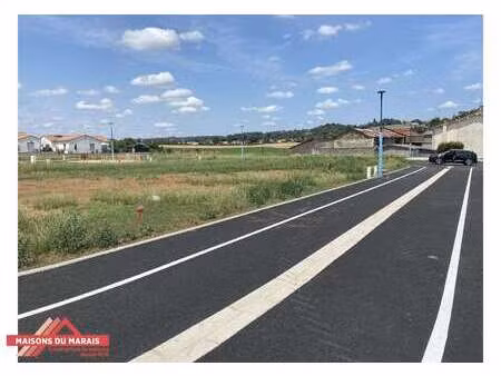 vente terrain à exireuil (79400) : à vendre / exireuil