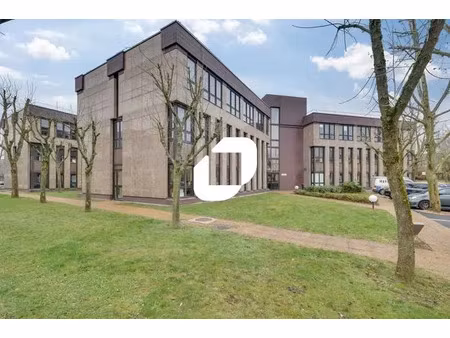 a louer  batiment de bureaux restructure