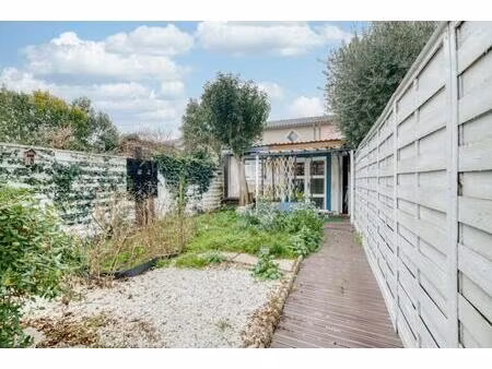 charmante maison rénovée de 85 m² avec jardin à muret