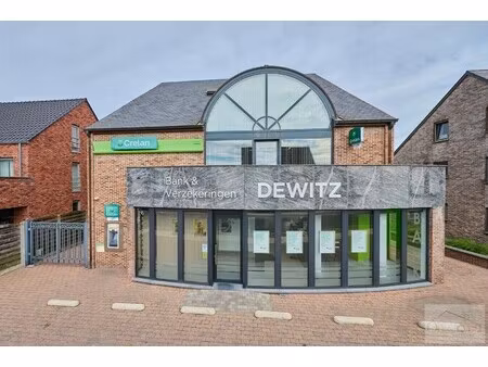 commercieel te koop in lommel met 3 slaapkamers