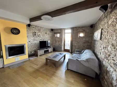 lot et garonne  dans le village de monclar d'agenais à 20 mi