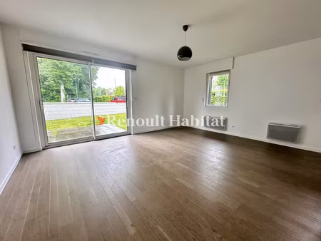 t2 rez-de-jardin avec parking