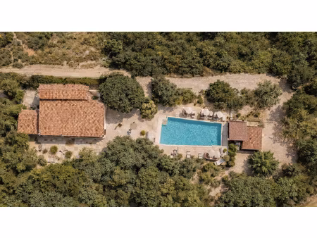 art de vivre provençal propriété de charme avec piscine et