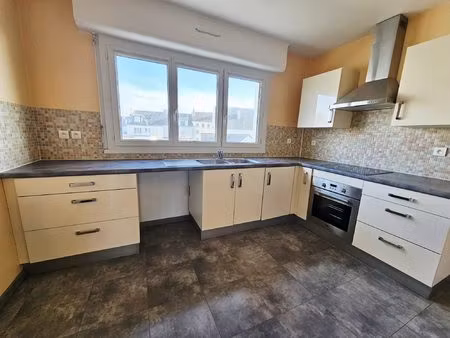 a deux pas des plages et du centre de larmor-plage