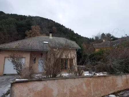 location maison 4 pièces 95 m² à savines-le-lac (05160)  1 250 €