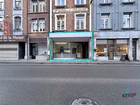 espace professionnel à forte visibilité au cœur de dinant