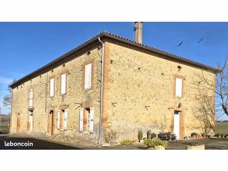 maison 10 pièces 220 m²