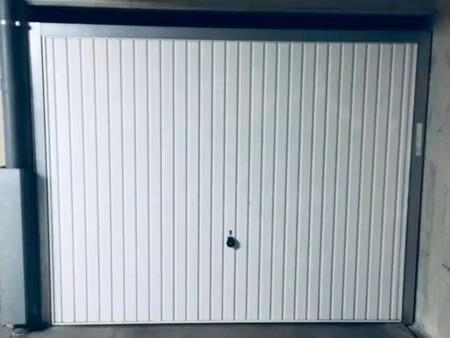 toujours disponible grand garage 135 avenue de perouse / 8 boulevard ferdinand de lesseps