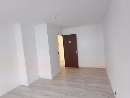 maison avec petit extérieur