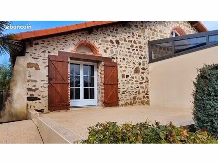 appartement t2 à la ferrière  en campagne