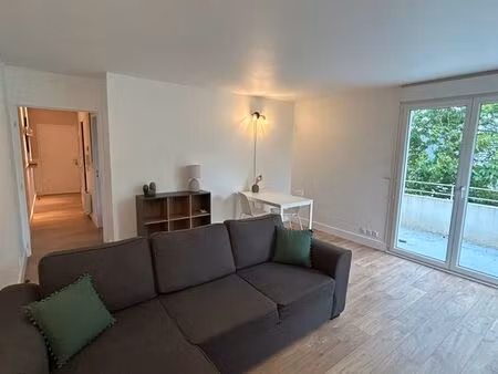 charmant t2 rénové avec balcon  parking et garage – quartier des 2 lions  tours