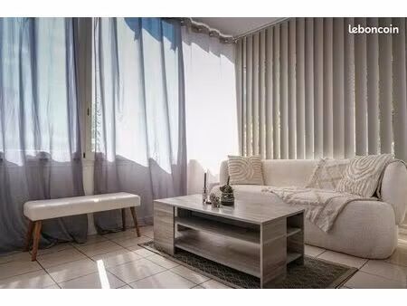 sous-location – appartement à saint-leu  bord de plage