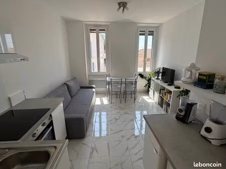 appartement t2-meublé n2 toulon claret - pied du mont faron. - quartier très calme -