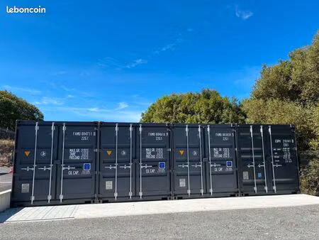 container/box/garage